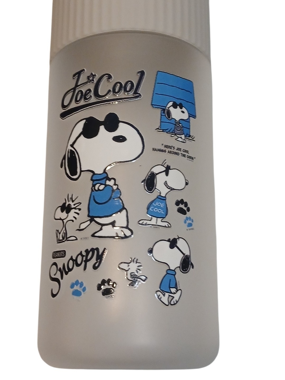 Peanuts -Snoopy Large Capacity Sport Bottle 550ML,Non-slip Rubber Screw Off Neck